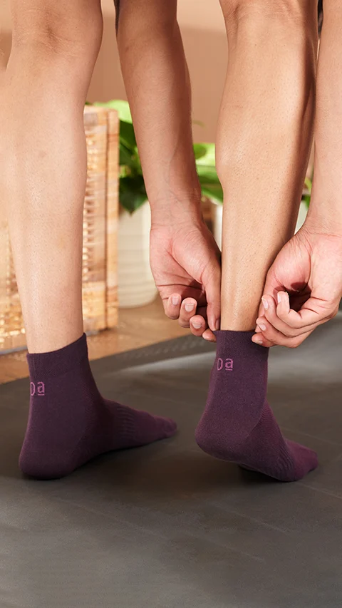 Aloe-Soft Above Ankle Socks (Non-Terry)- Grape Wine