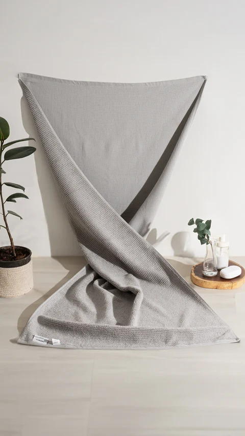 Waffle-Plush Bath Towel Fog Grey