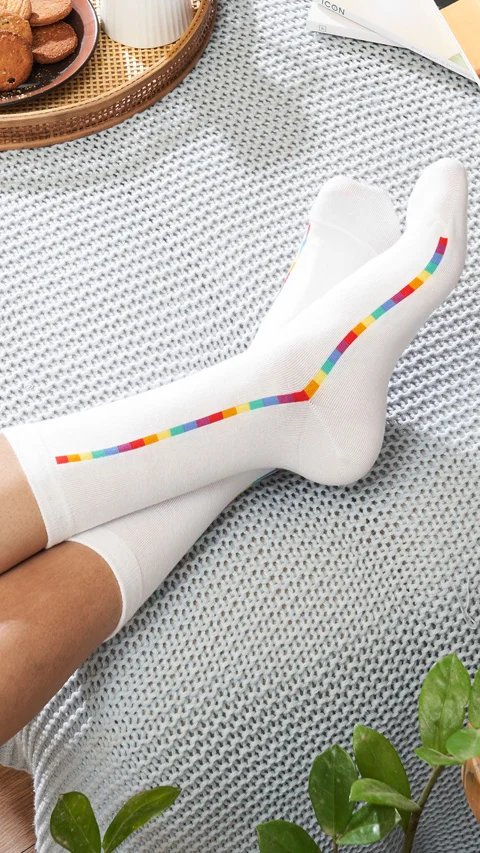 Aloe-Soft Calf Length Socks Pride Steps White