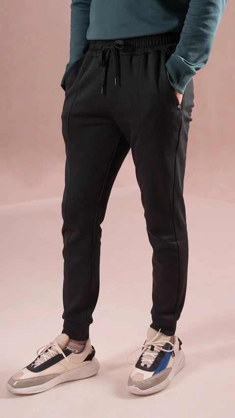 Statement Elemental Knit Jogger Jet Black
