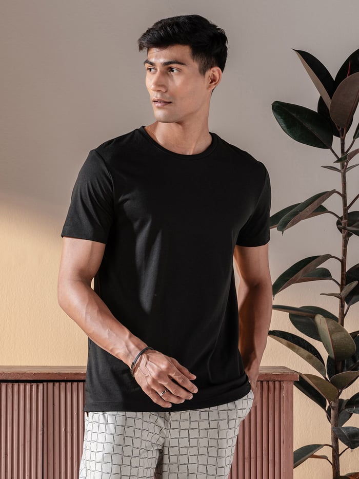 Breeeze Ultra-Light Solid T-Shirt Accent Black