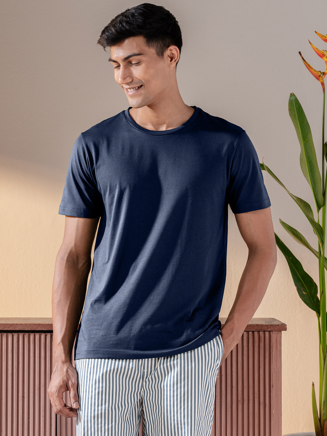 Breeeze Ultra-Light Solid T-Shirt Deep Navy