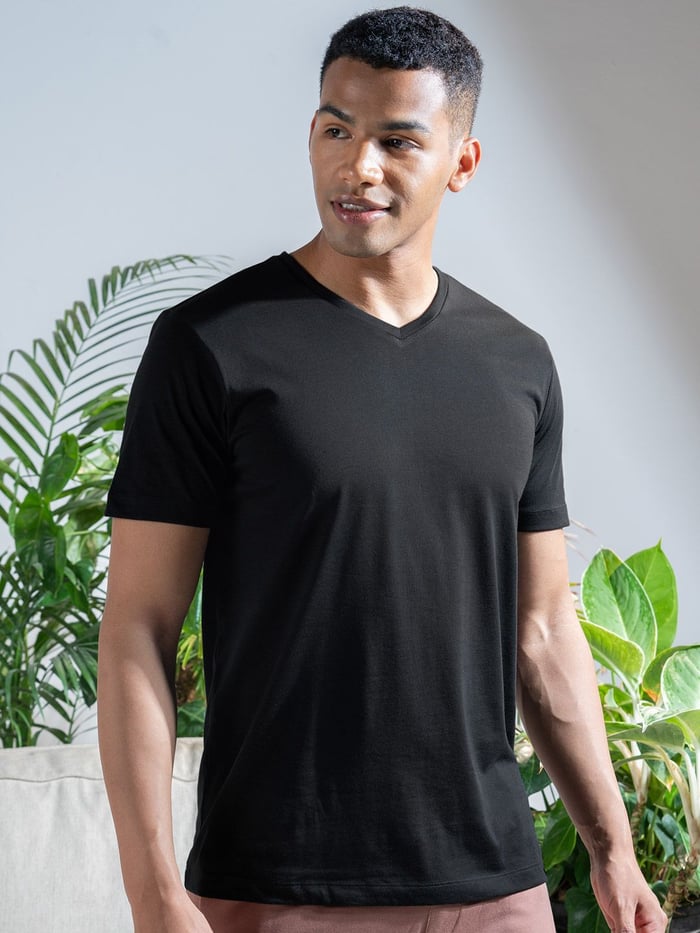 Breeeze Ultra-Light V-Neck T-Shirt Jet Black