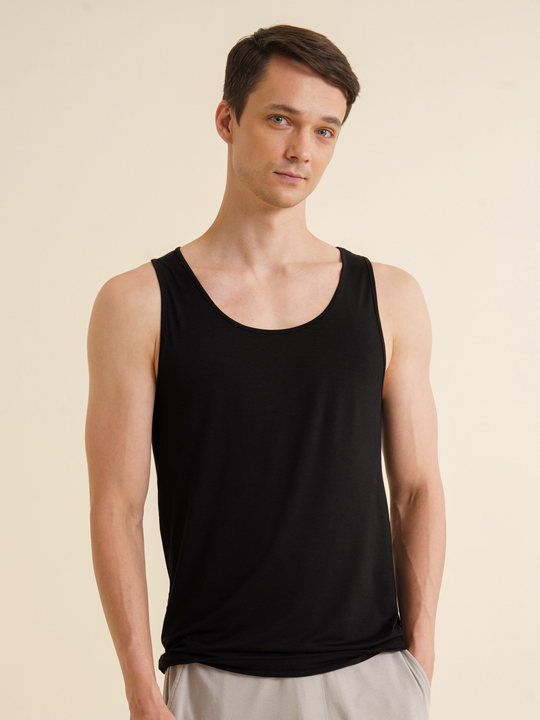 Neo-Skin Bamboo Vest Round Neck Jet Black