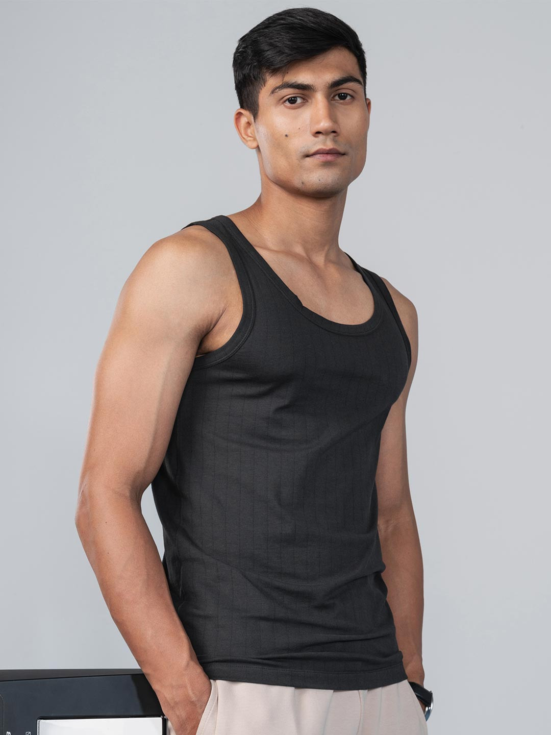 Neo-Cotton Ribbed Pinstripe Vest Da Black